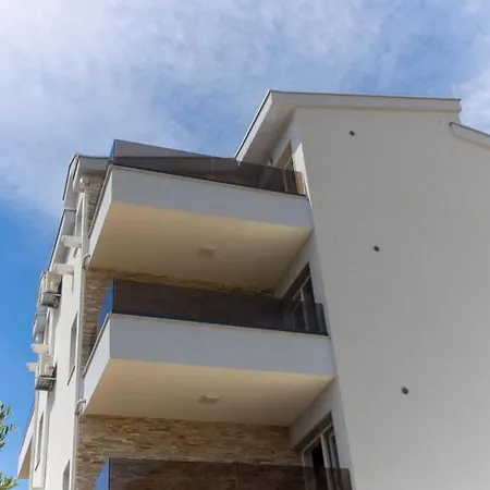 Appartement Ivica #7 *